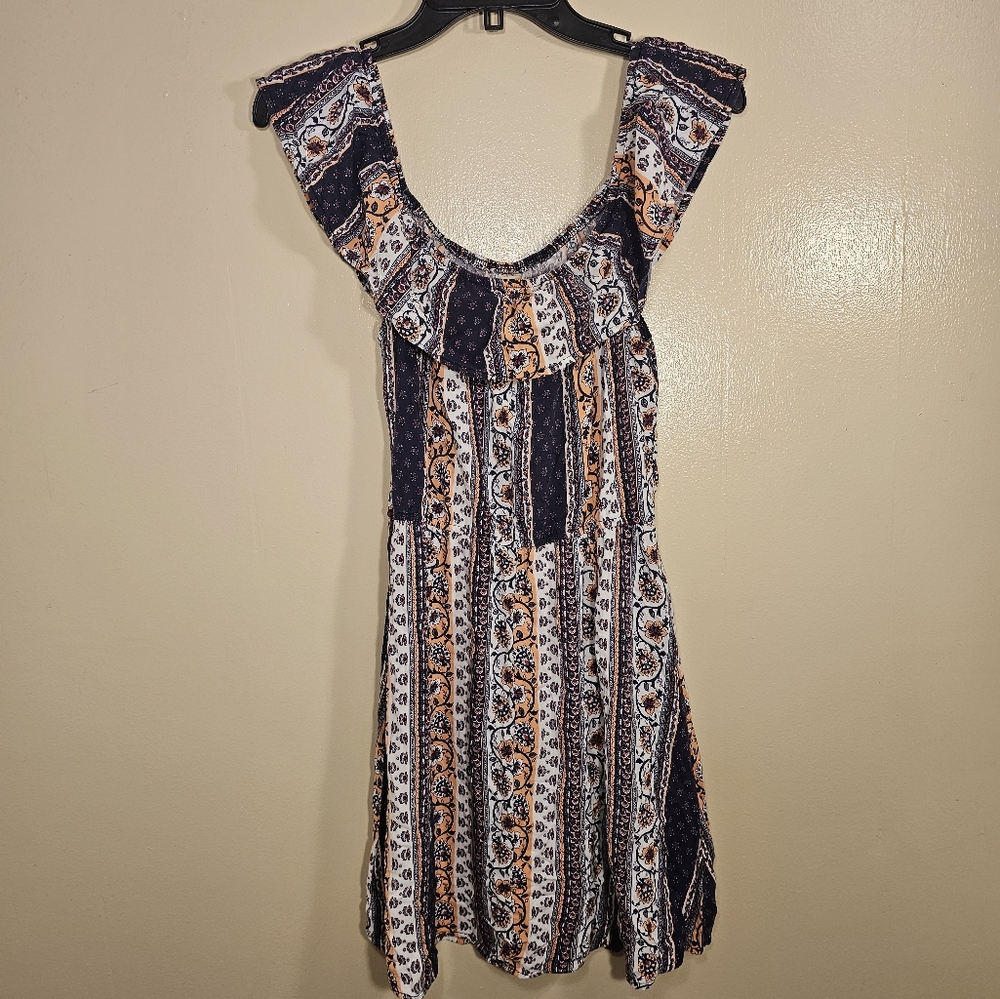 Wishful Park floral off the shoulder dress size L
(INV#A26)